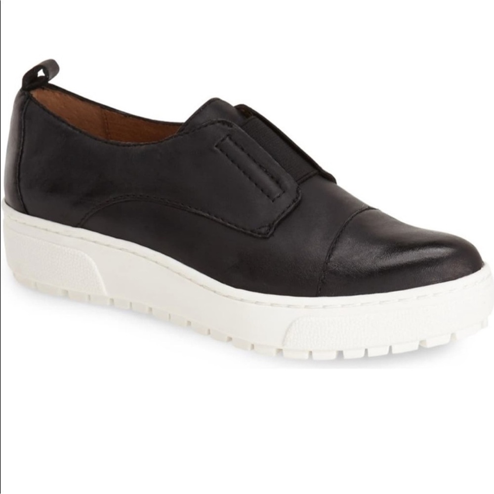EUC - Biala - ‘Saben’ Almond toe - Platform Leather Sneaker - S 38/6.5US